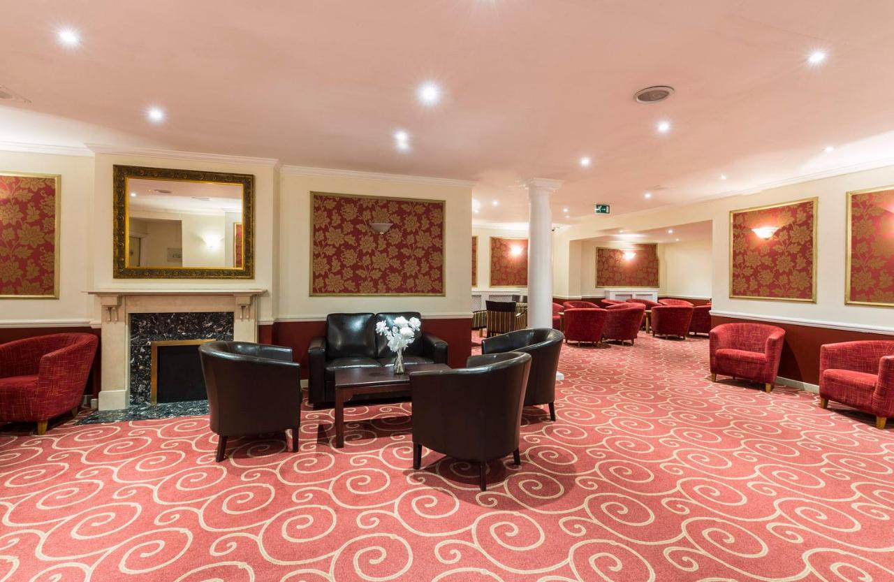 Ramada By Wyndham Cheltenham Golden Valley Экстерьер фото
